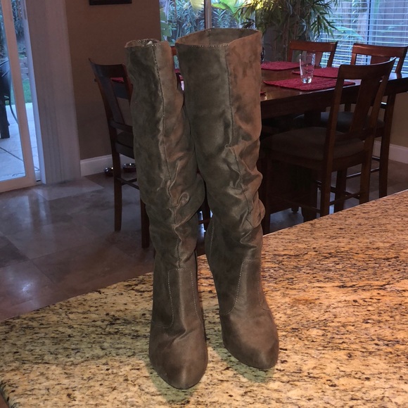 BRAND NEW CATHY JEAN WOMEN’S BOOTS - Picture 3 of 3